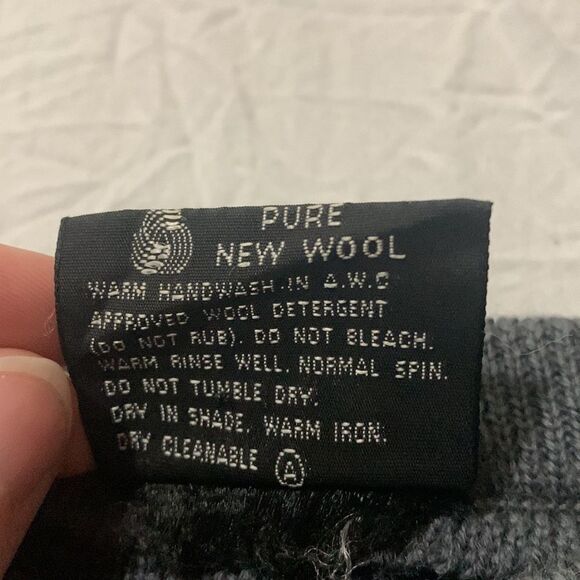 Vintage Italian Pure Wool Sweater - Retro Geometric Pullover - Winter Fall - Picture 6 of 11